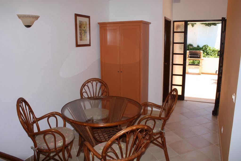 Moradias Villas Rufino อัลบูเฟรา ภายนอก รูปภาพ